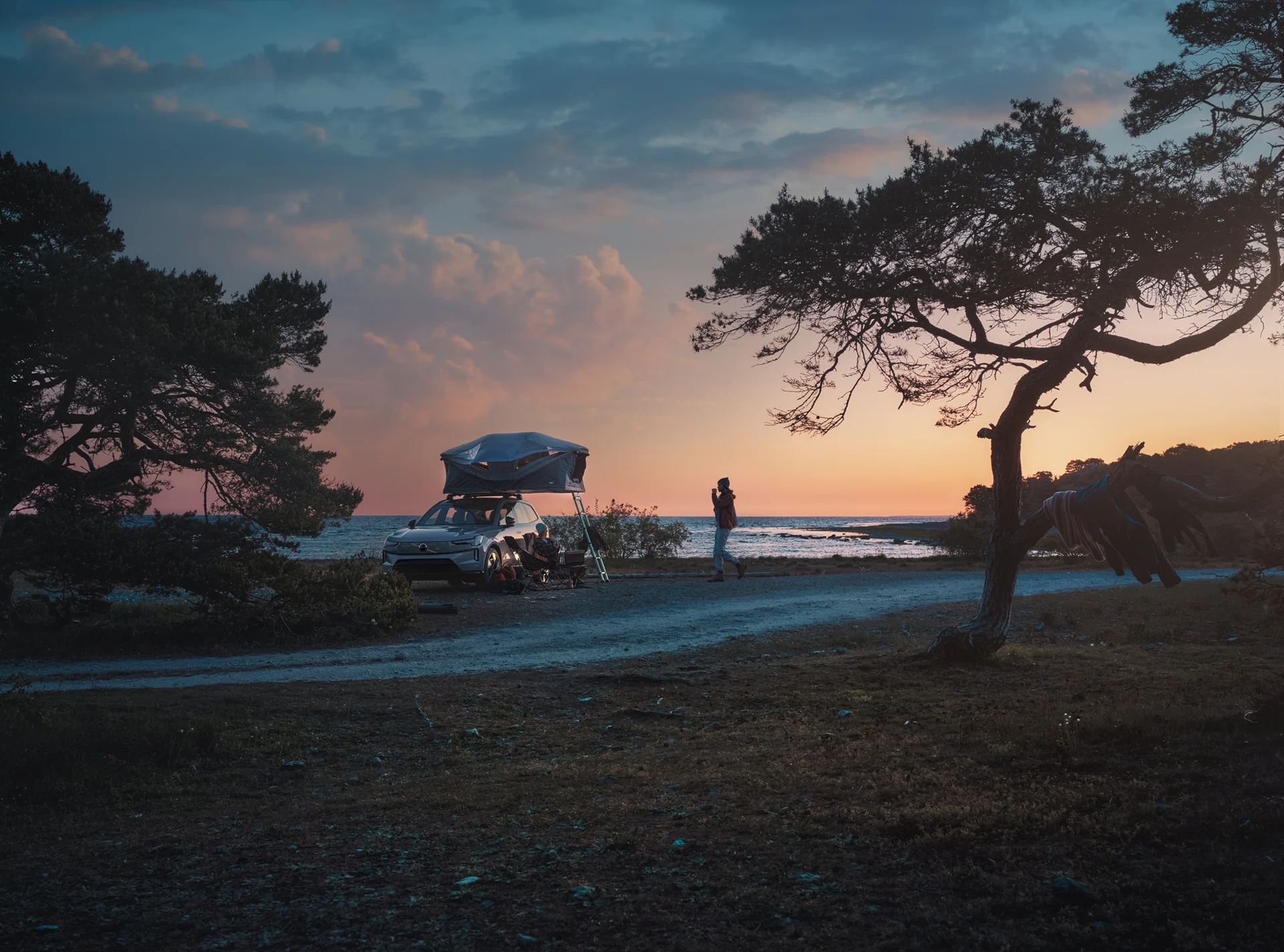 Volvo driver on the phone with accident assistance support